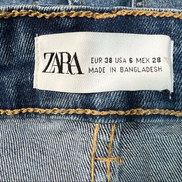 ZARA Shorts Size 6 distressed denim shorts High Rise Raw Edge Medium Was… - Picture 4 of 4